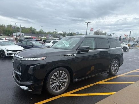 Used 2025 INFINITI QX80 Luxe image 2