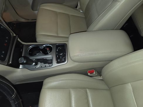 Used 2012 Jeep Grand Cherokee Limited w/ Trailer Tow Group IV AWD/4WD image 17