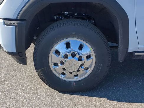 New 2026 GMC Sierra 3500 Denali Ultimate image 15