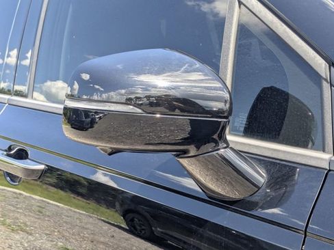 Certified 2024 Kia Carnival SX FWD image 13