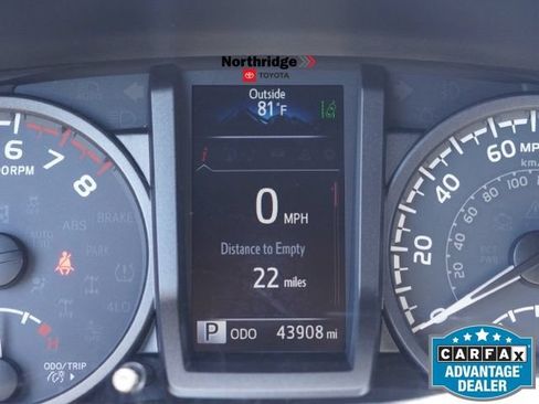 Used 2018 Toyota Tacoma TRD Sport w/ Technology Package RWD image 27