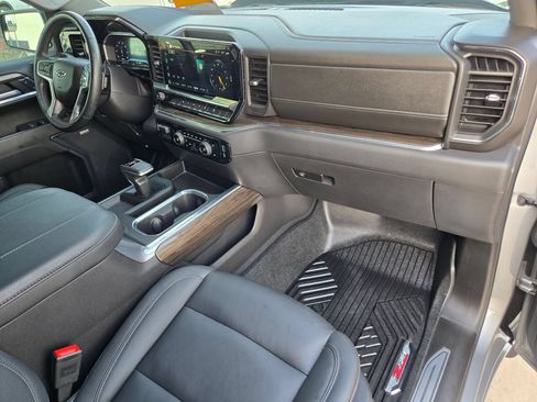 Certified 2025 Chevrolet Silverado 1500 LT Trail Boss w/ Dark Appearance Package AWD/4WD image 25