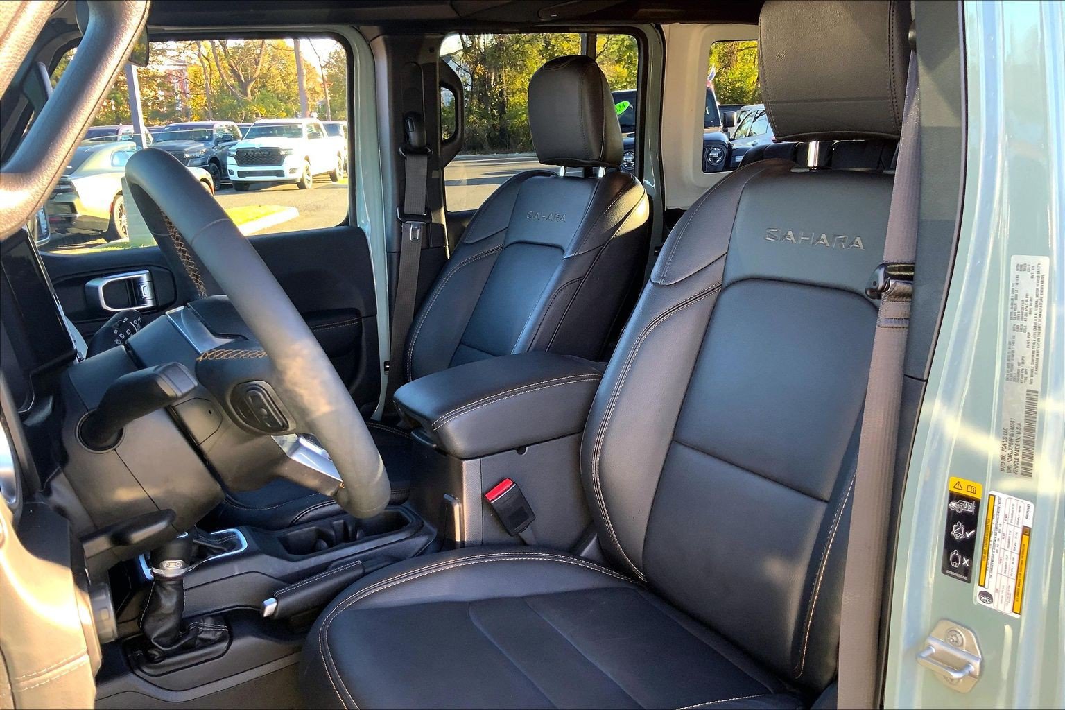 Certified 2024 Jeep Wrangler Unlimited Sahara w/ Safety Group AWD/4WD image 8