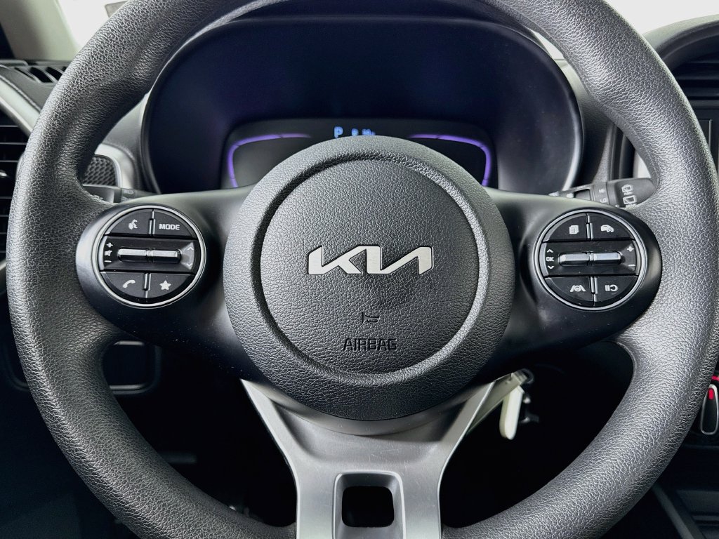 Used 2023 Kia Soul LX w/ LX Technology Package FWD image 31