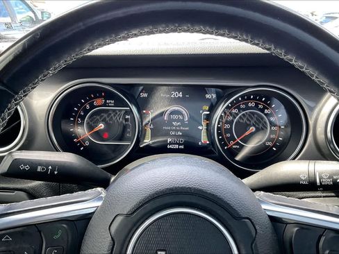 Used 2021 Jeep Wrangler Unlimited Sahara AWD/4WD image 17