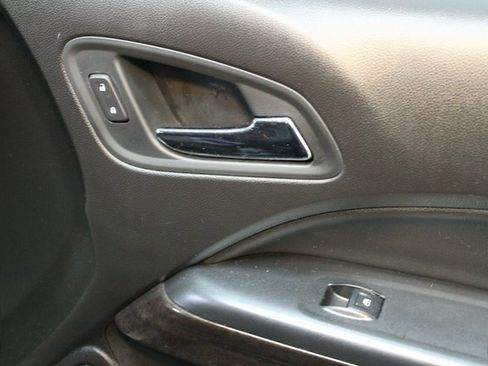 Used 2015 GMC Canyon SLT image 9