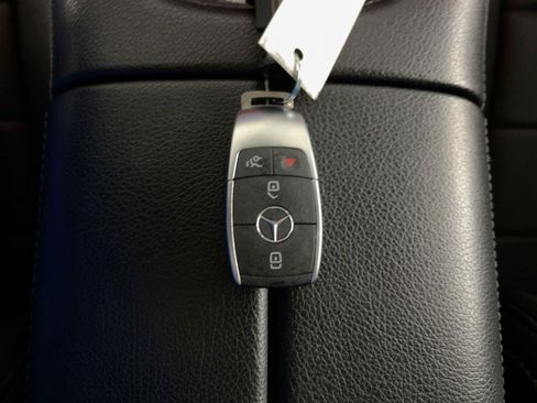 Used 2023 Mercedes-Benz GLE 350 4MATIC image 33
