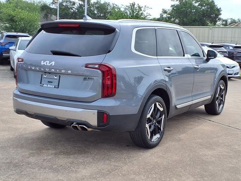 Certified 2025 Kia Telluride S FWD image 4