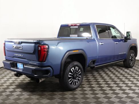 Used 2024 GMC Sierra 2500 Denali Ultimate AWD/4WD image 16