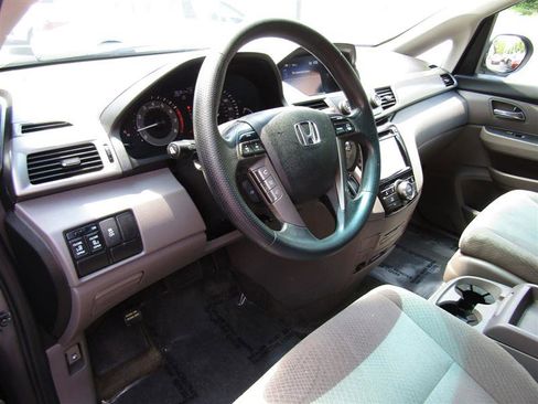 Used 2016 Honda Odyssey SE image 13