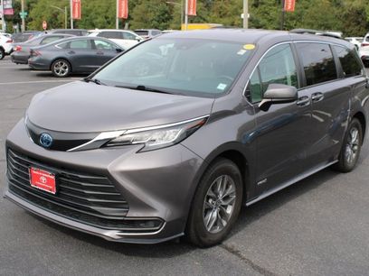 Certified 2021 Toyota Sienna LE