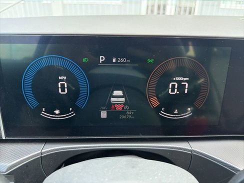 Used 2024 Hyundai Santa Fe SE image 10