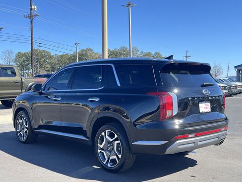Used 2024 Hyundai Palisade SEL w/ Premium Package image 2