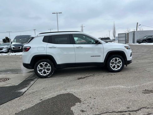 Certified 2025 Jeep Compass Latitude image 14