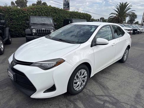 Used 2017 Toyota Corolla LE w/ Carpet Mat Package (TMS) FWD image 3