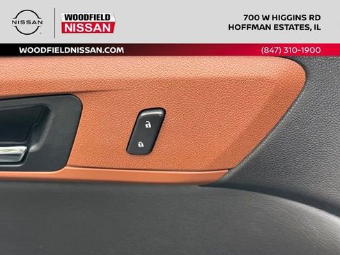 Used 2015 Chevrolet Traverse LT w/ Style and Technology Package FWD image 20