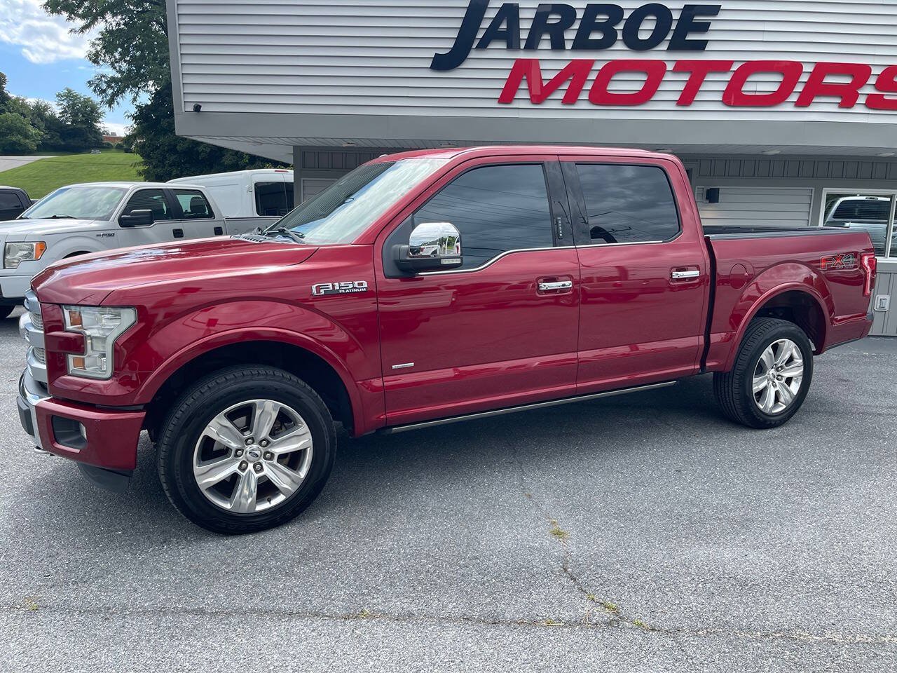 Used 2016 Ford F150 Platinum w/ Equipment Group 701A Luxury AWD/4WD image 4