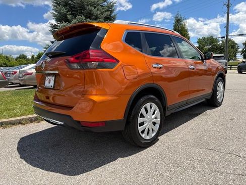 Used 2017 Nissan Rogue S w/ S Appearance Package FWD image 6