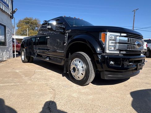 Used 2018 Ford F450 Platinum w/ Platinum Ultimate Package image 4