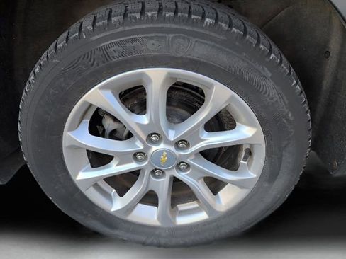 Used 2021 Chevrolet Equinox LS image 27