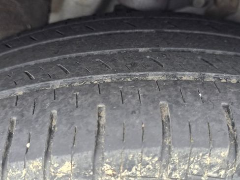 Used 2020 Ford Explorer XLT w/ Equipment Group 202A AWD/4WD image 10