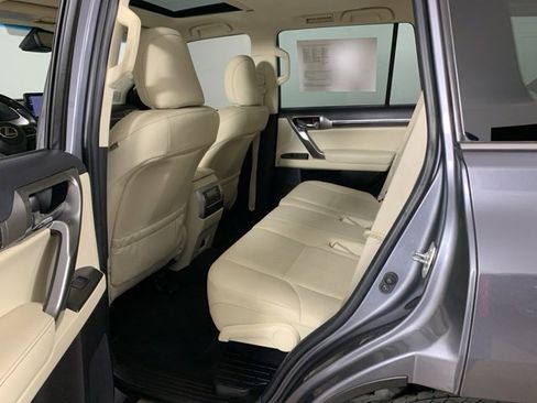 Used 2023 Lexus GX 460 Premium w/ Premium Package image 35