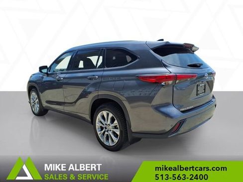 Used 2022 Toyota Highlander Limited AWD/4WD image 5