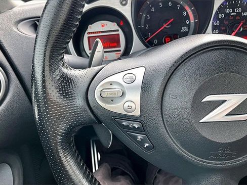 Used 2010 Nissan 370Z Touring image 10