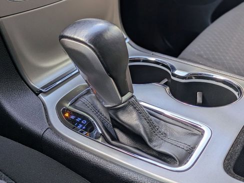 Used 2021 Jeep Grand Cherokee Laredo image 14