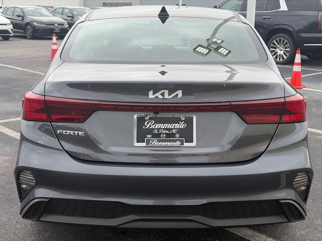Used 2023 Kia Forte LXS w/ LXS Technology Package FWD image 6
