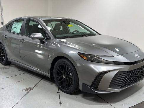 New 2026 Toyota Camry SE image 3