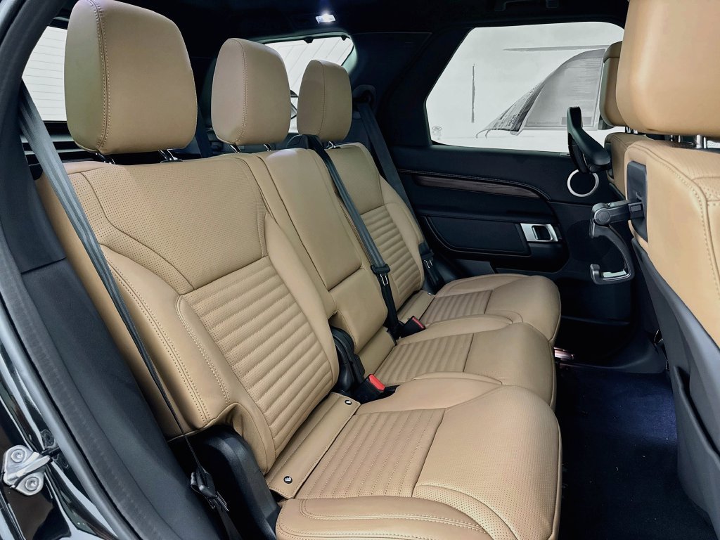 New 2026 Land Rover Discovery Dynamic SE AWD/4WD image 29