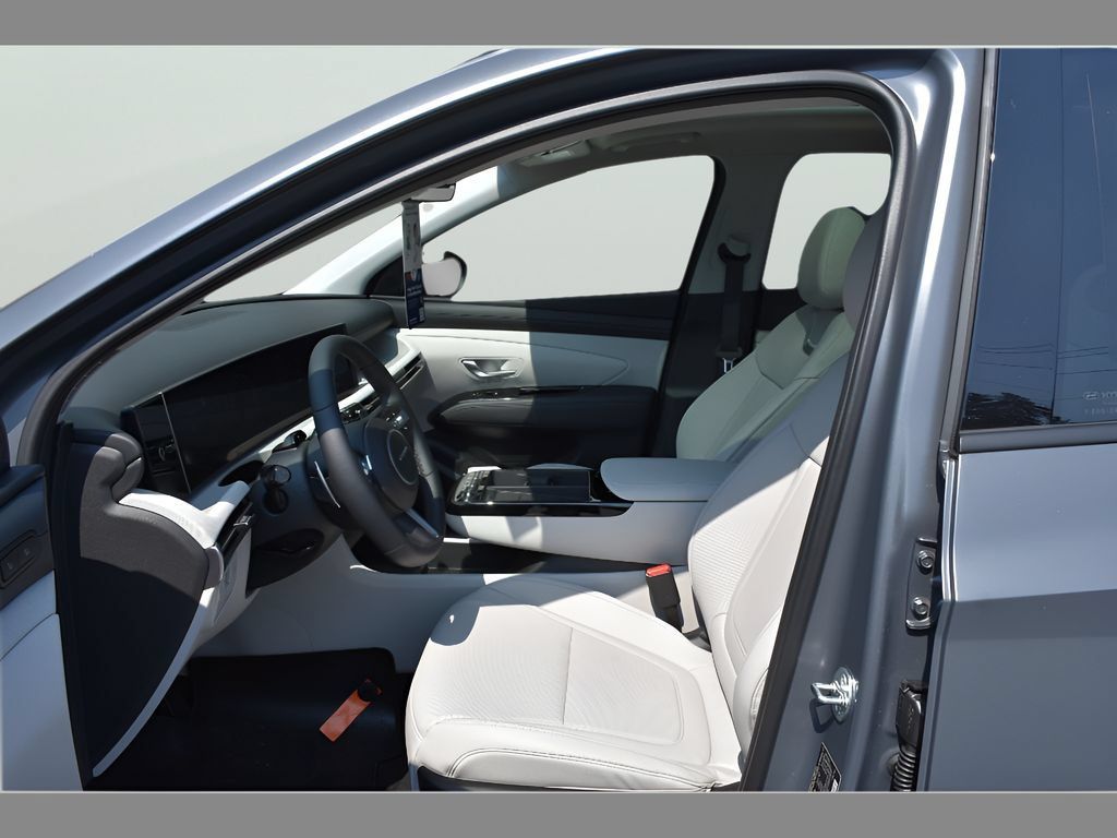 Used 2025 Hyundai Tucson Limited FWD image 10