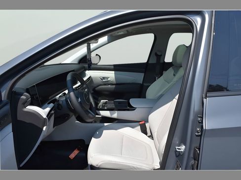 New 2025 Hyundai Tucson Limited FWD image 10