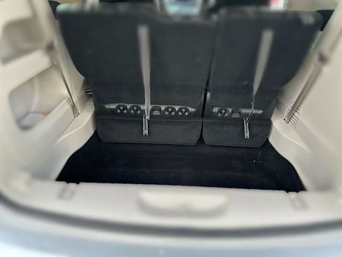 Used 2024 Chrysler Pacifica Touring-L FWD image 25