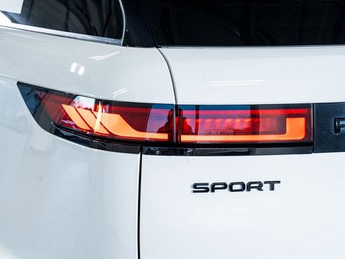 Used 2024 Land Rover Range Rover Sport Dynamic SE image 25