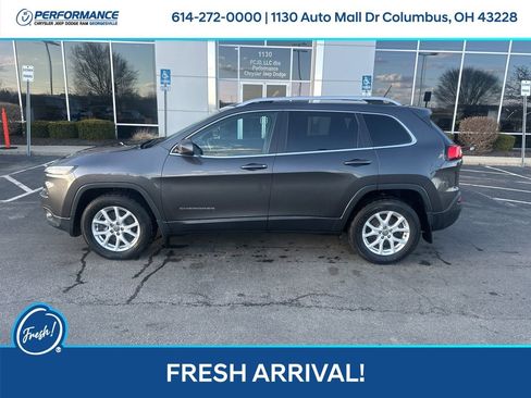 Used 2016 Jeep Cherokee Latitude w/ Cold Weather Group image 7