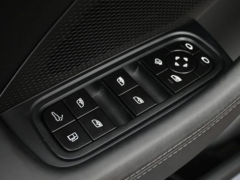 Certified 2025 Porsche Panamera 4 E-Hybrid AWD/4WD image 19