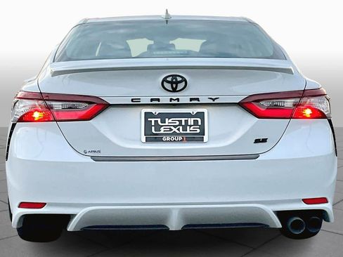 Used 2023 Toyota Camry SE image 4