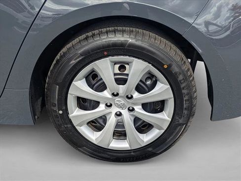 Used 2025 Toyota Corolla LE image 21