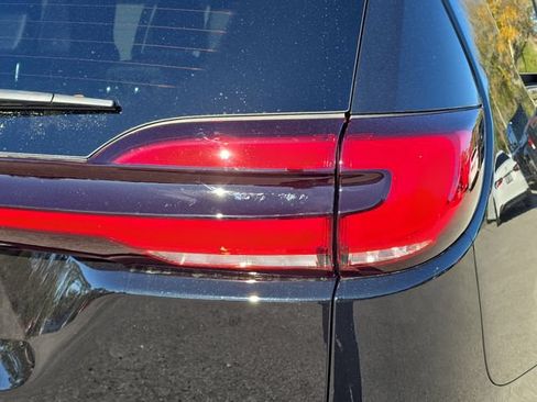 New 2026 Chrysler Pacifica Select w/ S Appearance Package FWD image 8