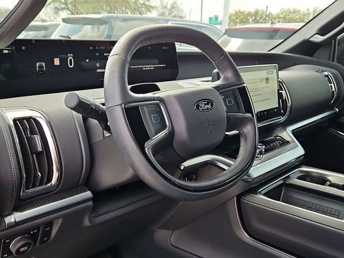 Used 2025 Ford Expedition Platinum w/ Stealth Appearance Package image 10