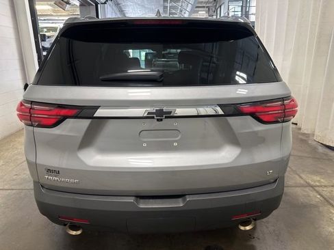 Used 2023 Chevrolet Traverse LT FWD image 5