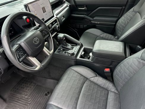 Used 2025 Toyota Tacoma TRD Off-Road w/ TRD Off Road Premium Package AWD/4WD image 9
