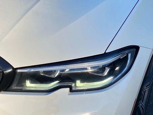 Used 2020 BMW 330i xDrive Sedan w/ Convenience Package AWD/4WD image 5