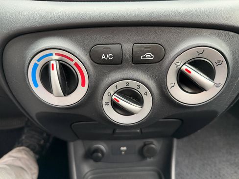 Used 2009 Hyundai Accent GS w/ Popular Equipment Pkg 2 image 26