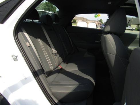 Used 2024 Hyundai Elantra SEL w/ Convenience Package FWD image 22