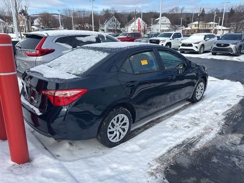 Used 2019 Toyota Corolla LE image 5