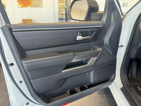 Used 2022 Toyota Tundra SR5 w/ SR5 Premium Package RWD image 13