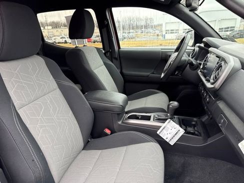 Certified 2022 Toyota Tacoma TRD Off-Road w/ Technology Package image 13